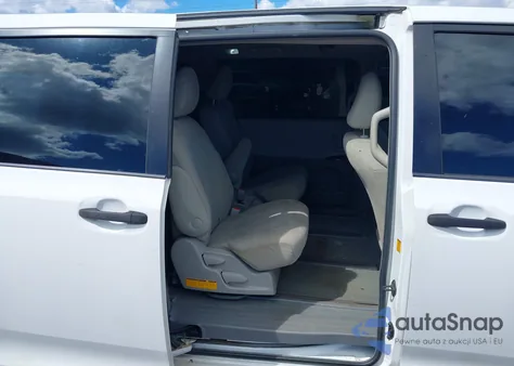 2011 Toyota Sienna Base V6 из США, поврежденный, VIN 5TDZK3DC5BS164903